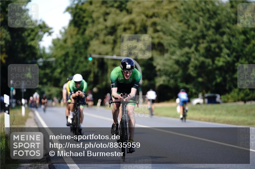 07.09.2025 - 19. Norderstedt Triathlon Michael Burmester http://msf.ph/oto/8835959 07.09.2025 13:58:28 Radfahren 872, 959, 970, 1013, 1015, 1031 meine-sportfotos.de