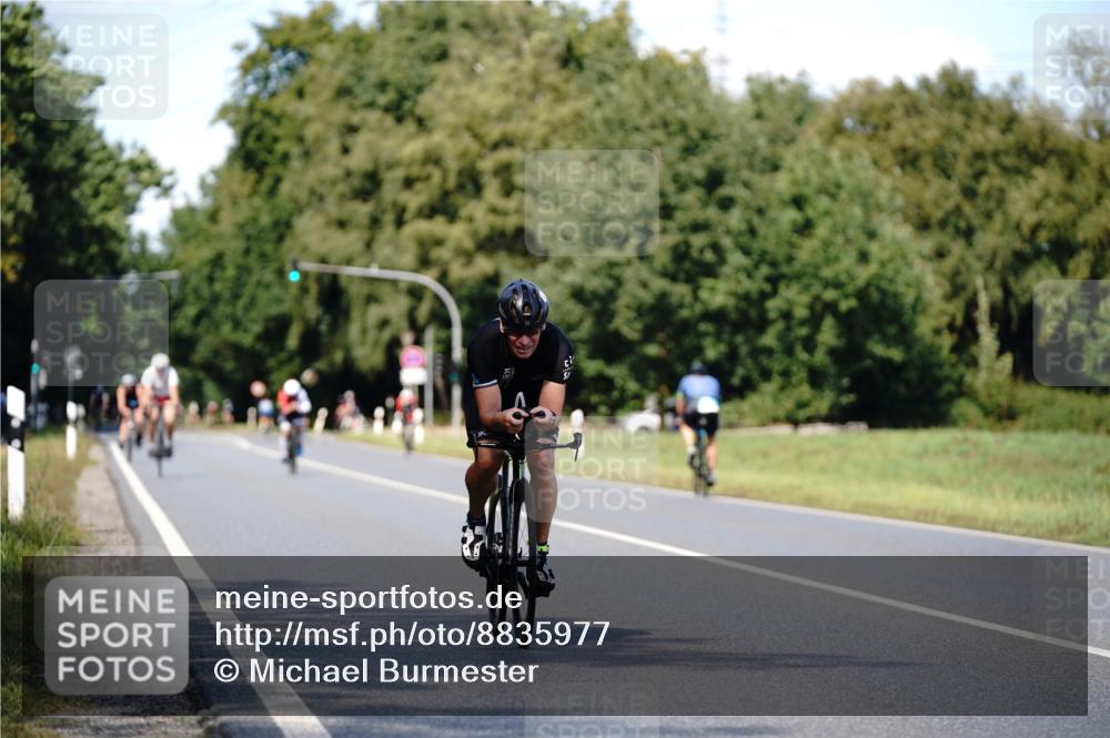 07.09.2025 - 19. Norderstedt Triathlon Michael Burmester http://msf.ph/oto/8835977 07.09.2025 13:58:37 Radfahren 989 meine-sportfotos.de