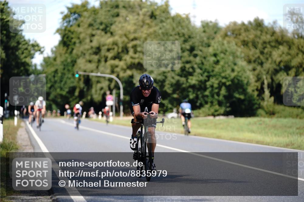 07.09.2025 - 19. Norderstedt Triathlon Michael Burmester http://msf.ph/oto/8835979 07.09.2025 13:58:37 Radfahren 989 meine-sportfotos.de