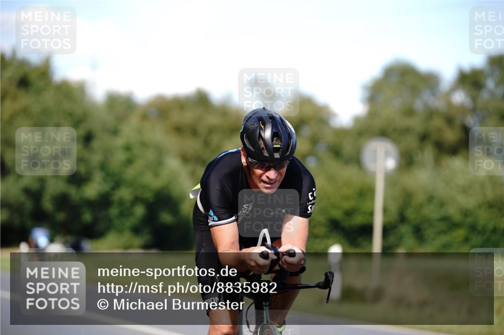 07.09.2025 - 19. Norderstedt Triathlon Michael Burmester http://msf.ph/oto/8835982 07.09.2025 13:58:38 Radfahren 989 meine-sportfotos.de