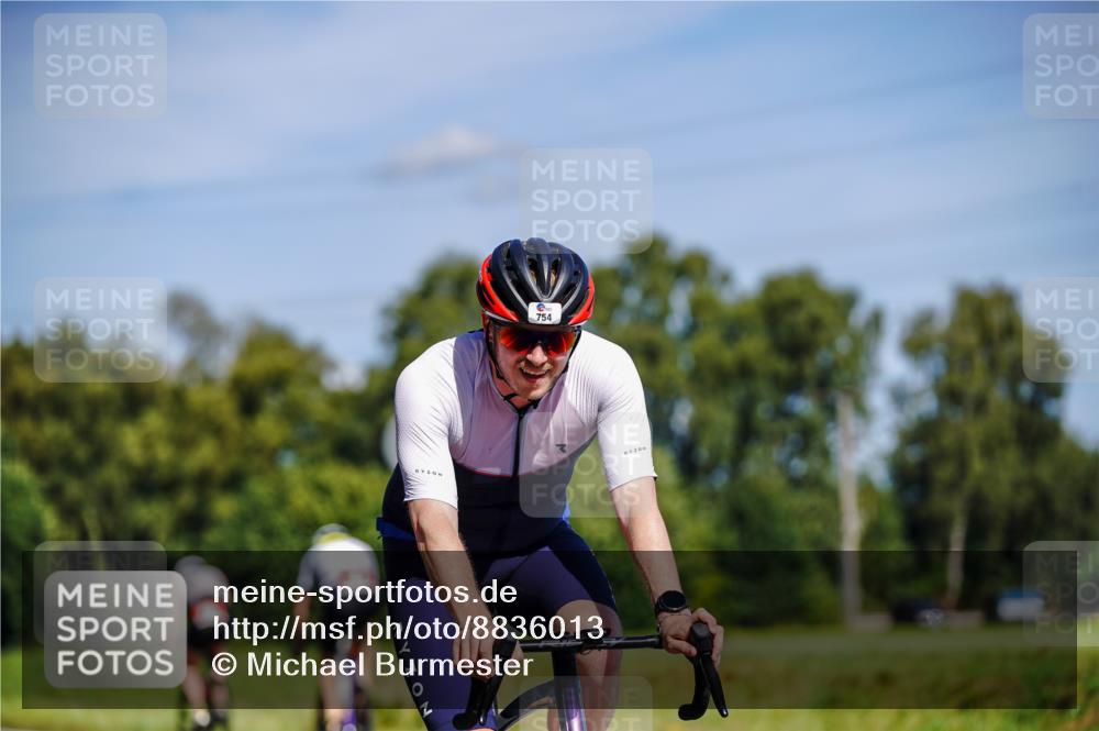 07.09.2025 - 19. Norderstedt Triathlon Michael Burmester http://msf.ph/oto/8836013 07.09.2025 12:38:49 Radfahren 754, 1384 meine-sportfotos.de
