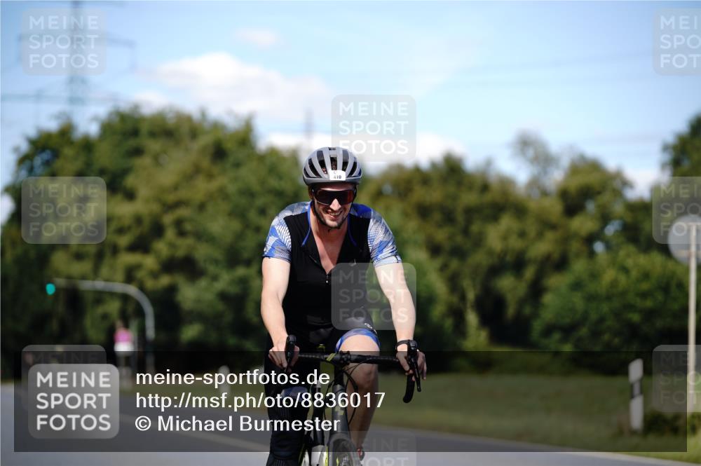 07.09.2025 - 19. Norderstedt Triathlon Michael Burmester http://msf.ph/oto/8836017 07.09.2025 13:58:55 Radfahren 410 meine-sportfotos.de