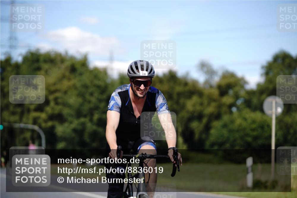 07.09.2025 - 19. Norderstedt Triathlon Michael Burmester http://msf.ph/oto/8836019 07.09.2025 13:58:55 Radfahren 410 meine-sportfotos.de