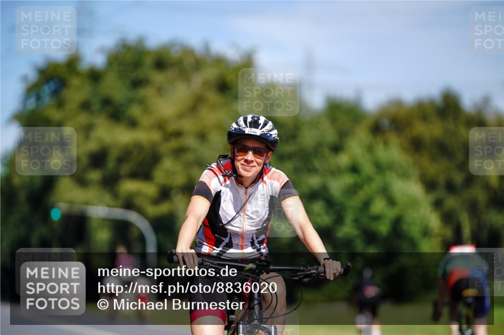 07.09.2025 - 19. Norderstedt Triathlon Michael Burmester http://msf.ph/oto/8836020 07.09.2025 12:38:56 Radfahren 1298 meine-sportfotos.de