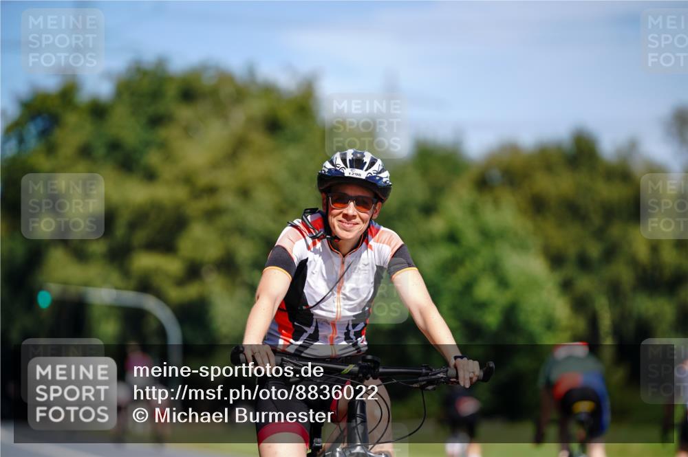 07.09.2025 - 19. Norderstedt Triathlon Michael Burmester http://msf.ph/oto/8836022 07.09.2025 12:38:57 Radfahren 1298 meine-sportfotos.de