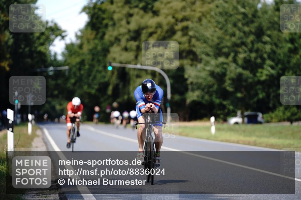 07.09.2025 - 19. Norderstedt Triathlon Michael Burmester http://msf.ph/oto/8836024 07.09.2025 13:59:17 Radfahren 976, 1038 meine-sportfotos.de