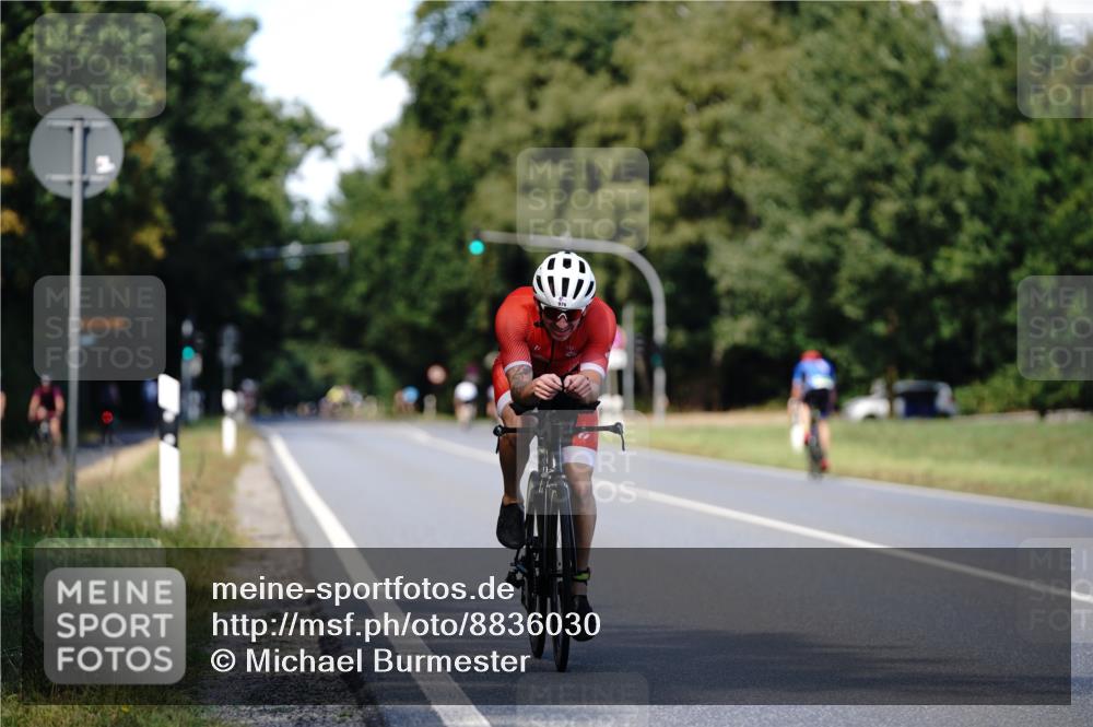 07.09.2025 - 19. Norderstedt Triathlon Michael Burmester http://msf.ph/oto/8836030 07.09.2025 13:59:20 Radfahren 976, 1038 meine-sportfotos.de
