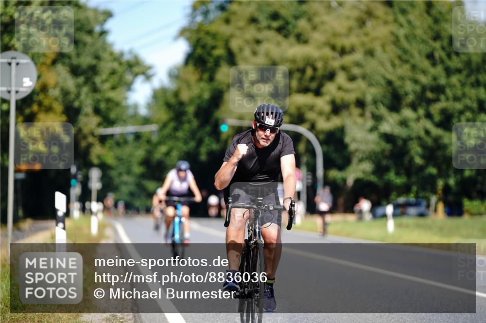07.09.2025 - 19. Norderstedt Triathlon Michael Burmester http://msf.ph/oto/8836036 07.09.2025 12:39:06 Radfahren 1283, 1397 meine-sportfotos.de