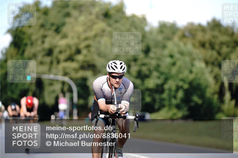 07.09.2025 - 19. Norderstedt Triathlon Michael Burmester http://msf.ph/oto/8836041 07.09.2025 13:59:37 Radfahren 991, 999, 1007 meine-sportfotos.de