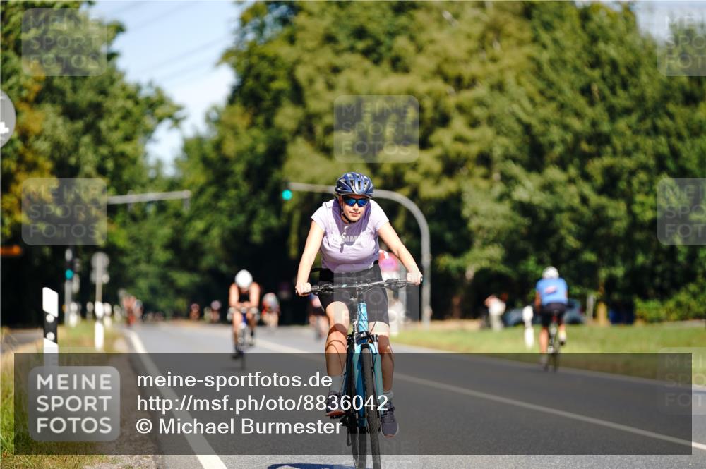 07.09.2025 - 19. Norderstedt Triathlon Michael Burmester http://msf.ph/oto/8836042 07.09.2025 12:39:09 Radfahren 1382, 1397 meine-sportfotos.de