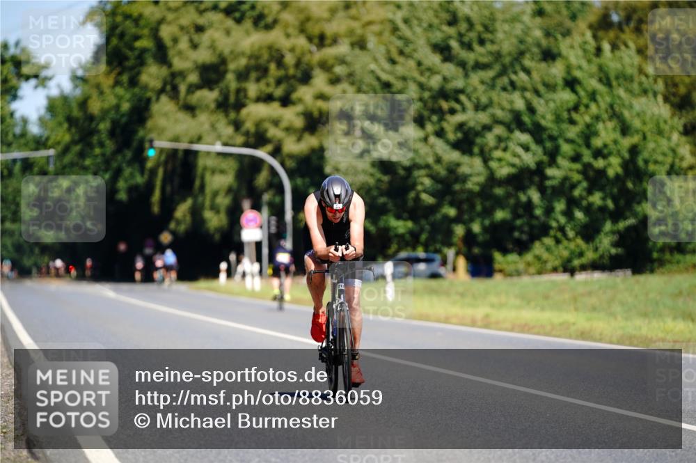 07.09.2025 - 19. Norderstedt Triathlon Michael Burmester http://msf.ph/oto/8836059 07.09.2025 12:39:25 Radfahren 212 meine-sportfotos.de
