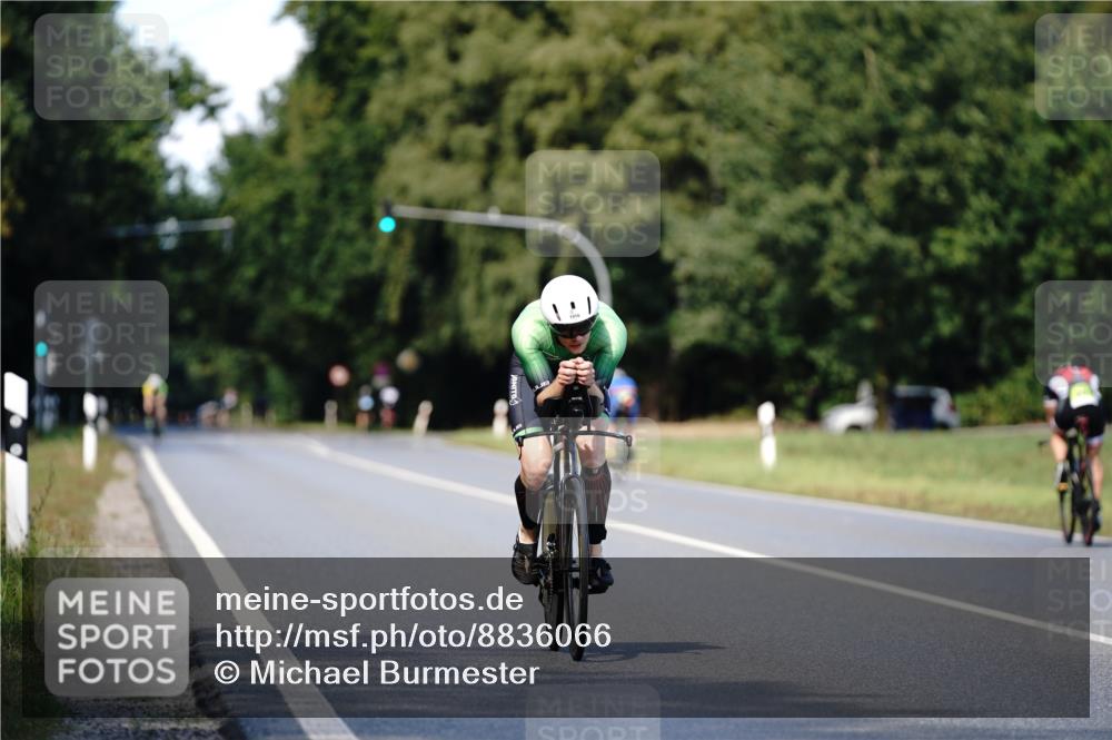 07.09.2025 - 19. Norderstedt Triathlon Michael Burmester http://msf.ph/oto/8836066 07.09.2025 14:00:05 Radfahren 1016 meine-sportfotos.de
