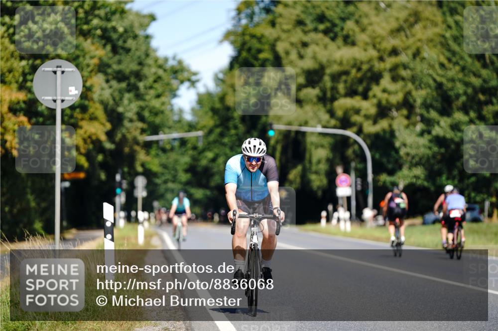 07.09.2025 - 19. Norderstedt Triathlon Michael Burmester http://msf.ph/oto/8836068 07.09.2025 12:39:54 Radfahren 1235 meine-sportfotos.de