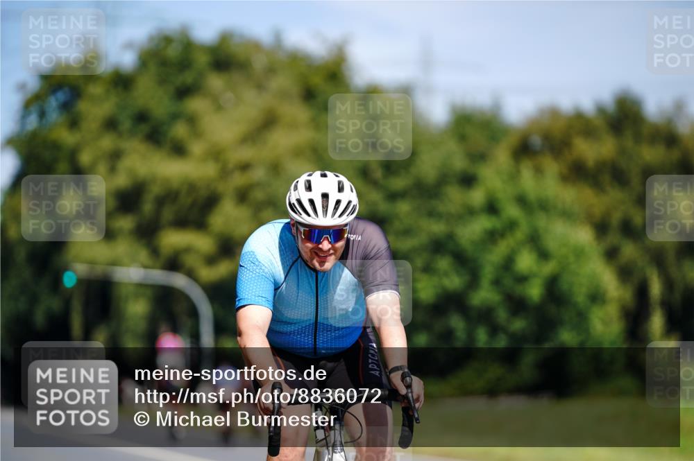 07.09.2025 - 19. Norderstedt Triathlon Michael Burmester http://msf.ph/oto/8836072 07.09.2025 12:39:55 Radfahren 1235 meine-sportfotos.de