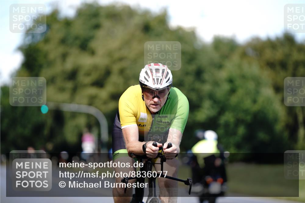 07.09.2025 - 19. Norderstedt Triathlon Michael Burmester http://msf.ph/oto/8836077 07.09.2025 14:00:20 Radfahren 1029 meine-sportfotos.de