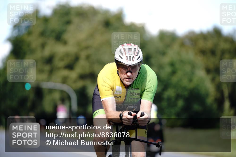 07.09.2025 - 19. Norderstedt Triathlon Michael Burmester http://msf.ph/oto/8836078 07.09.2025 14:00:20 Radfahren 1029 meine-sportfotos.de