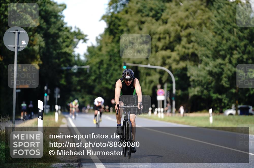 07.09.2025 - 19. Norderstedt Triathlon Michael Burmester http://msf.ph/oto/8836080 07.09.2025 14:00:27 Radfahren 888 meine-sportfotos.de