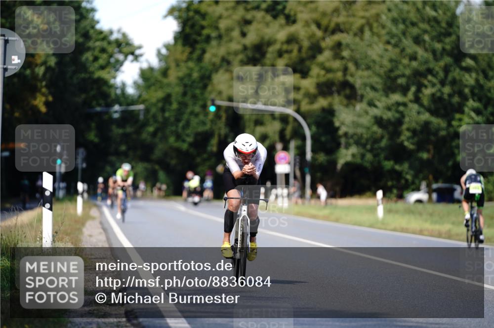07.09.2025 - 19. Norderstedt Triathlon Michael Burmester http://msf.ph/oto/8836084 07.09.2025 14:00:30 Radfahren 388, 888 meine-sportfotos.de