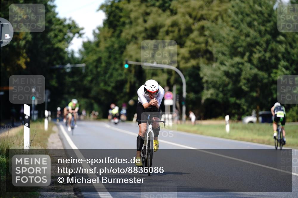 07.09.2025 - 19. Norderstedt Triathlon Michael Burmester http://msf.ph/oto/8836086 07.09.2025 14:00:31 Radfahren 388, 888 meine-sportfotos.de