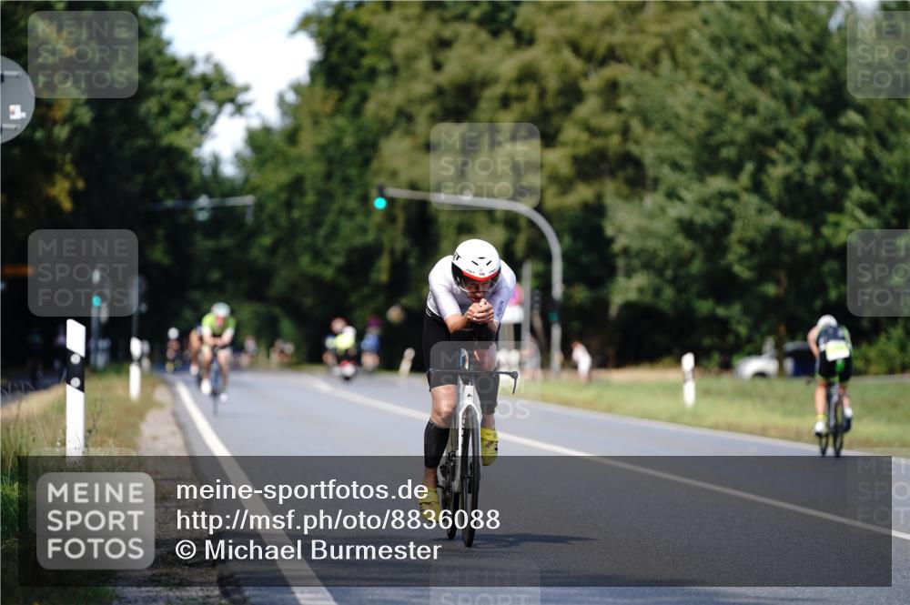 07.09.2025 - 19. Norderstedt Triathlon Michael Burmester http://msf.ph/oto/8836088 07.09.2025 14:00:31 Radfahren 388, 888 meine-sportfotos.de