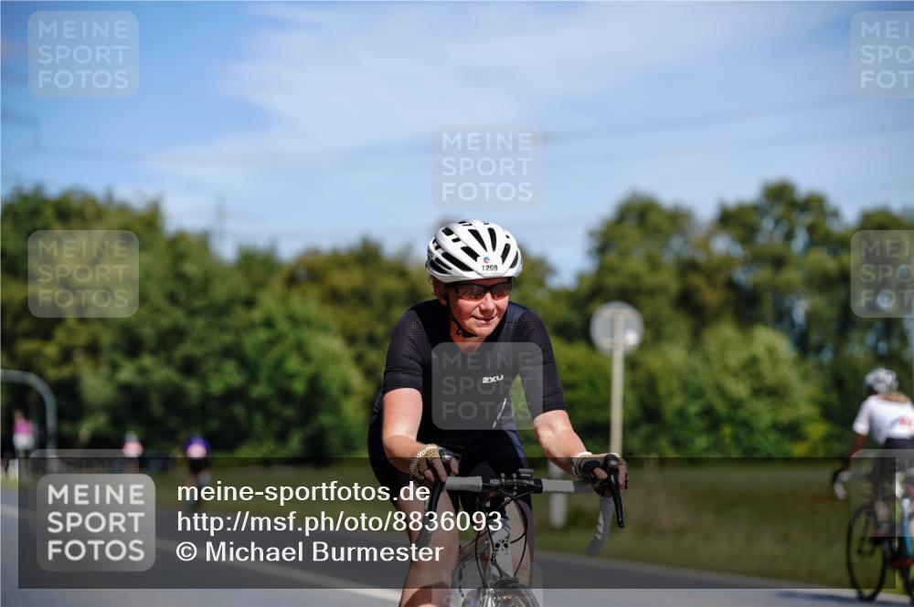 07.09.2025 - 19. Norderstedt Triathlon Michael Burmester http://msf.ph/oto/8836093 07.09.2025 12:40:23 Radfahren 811, 1269 meine-sportfotos.de