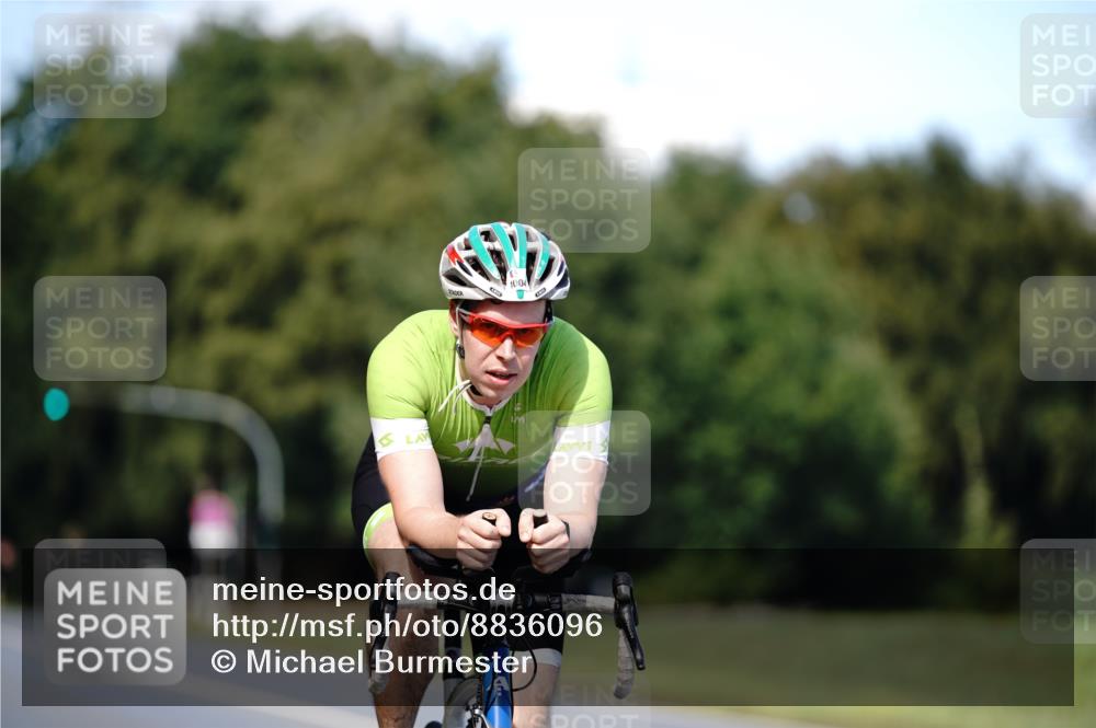 07.09.2025 - 19. Norderstedt Triathlon Michael Burmester http://msf.ph/oto/8836096 07.09.2025 14:00:37 Radfahren 1004 meine-sportfotos.de