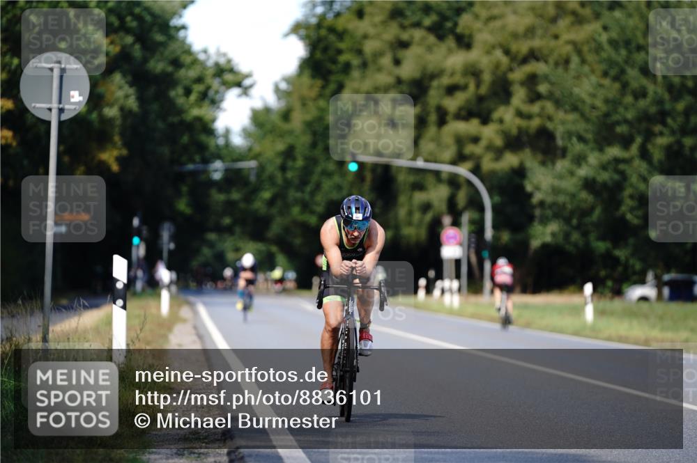 07.09.2025 - 19. Norderstedt Triathlon Michael Burmester http://msf.ph/oto/8836101 07.09.2025 14:00:40 Radfahren 997, 1004 meine-sportfotos.de
