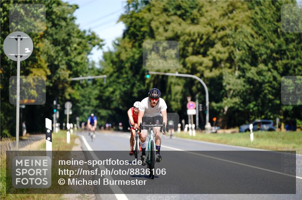 07.09.2025 - 19. Norderstedt Triathlon Michael Burmester http://msf.ph/oto/8836106 07.09.2025 12:40:48 Radfahren 816, 1230 meine-sportfotos.de