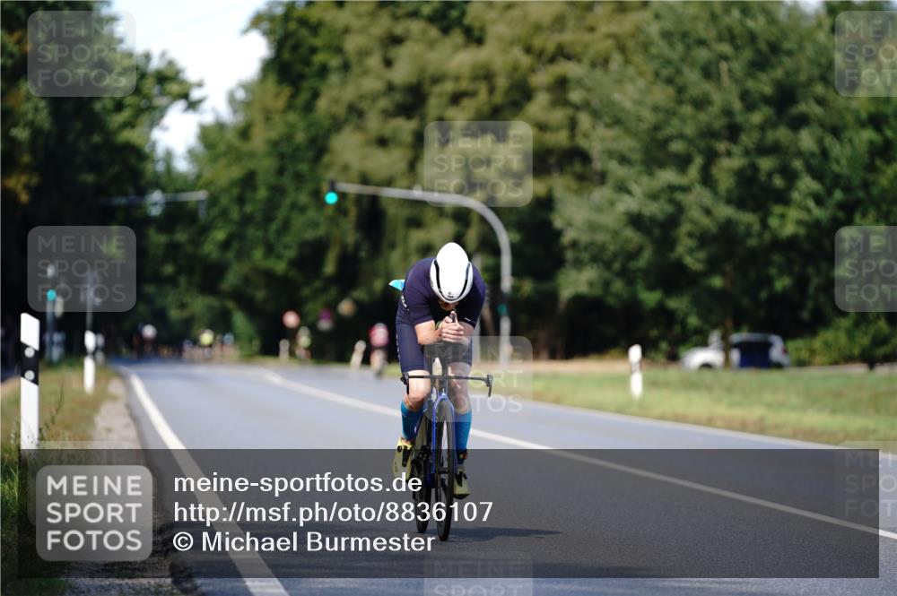 07.09.2025 - 19. Norderstedt Triathlon Michael Burmester http://msf.ph/oto/8836107 07.09.2025 14:00:46 Radfahren 369 meine-sportfotos.de