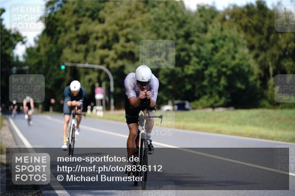 07.09.2025 - 19. Norderstedt Triathlon Michael Burmester http://msf.ph/oto/8836112 07.09.2025 14:01:03 Radfahren 876, 1421 meine-sportfotos.de