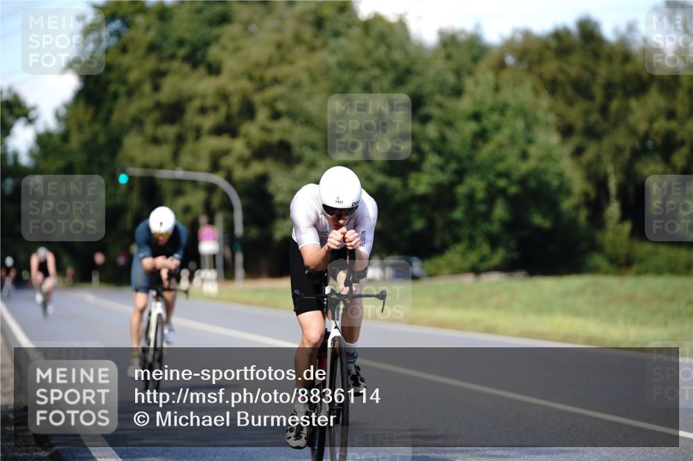 07.09.2025 - 19. Norderstedt Triathlon Michael Burmester http://msf.ph/oto/8836114 07.09.2025 14:01:03 Radfahren 876, 1421 meine-sportfotos.de