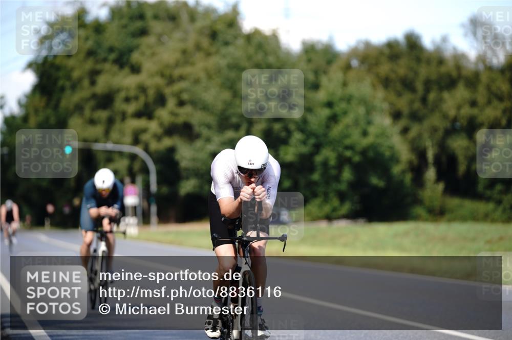07.09.2025 - 19. Norderstedt Triathlon Michael Burmester http://msf.ph/oto/8836116 07.09.2025 14:01:03 Radfahren 876, 1421 meine-sportfotos.de