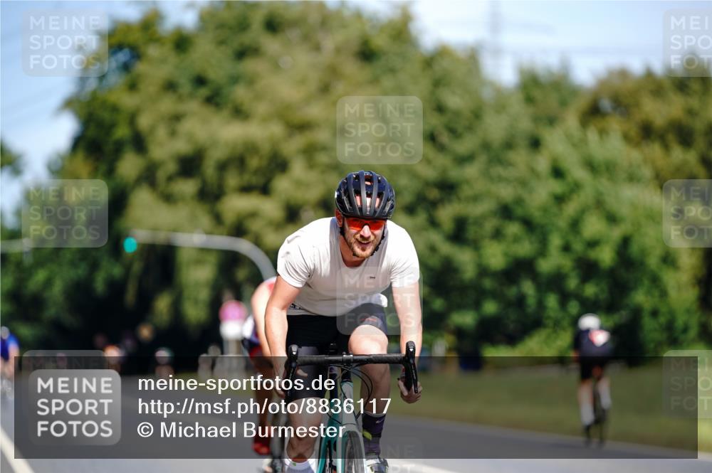 07.09.2025 - 19. Norderstedt Triathlon Michael Burmester http://msf.ph/oto/8836117 07.09.2025 12:40:50 Radfahren 816, 1230 meine-sportfotos.de