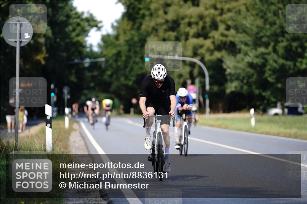 07.09.2025 - 19. Norderstedt Triathlon Michael Burmester http://msf.ph/oto/8836131 07.09.2025 14:01:16 Radfahren 1025, 1041 meine-sportfotos.de