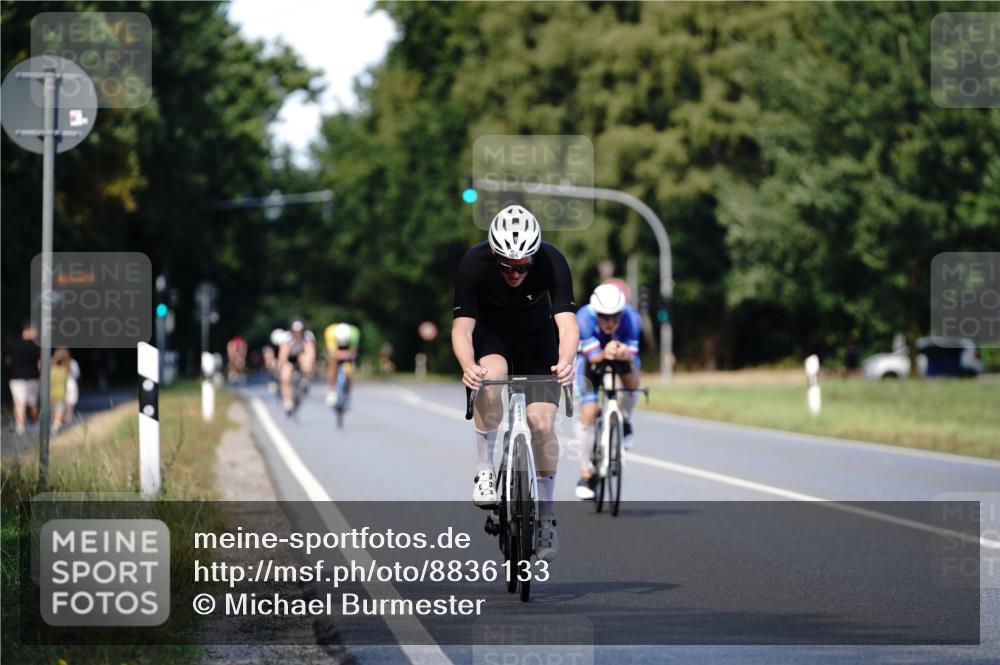 07.09.2025 - 19. Norderstedt Triathlon Michael Burmester http://msf.ph/oto/8836133 07.09.2025 14:01:16 Radfahren 1025, 1041 meine-sportfotos.de