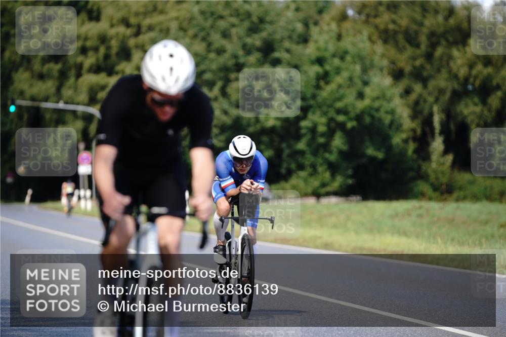 07.09.2025 - 19. Norderstedt Triathlon Michael Burmester http://msf.ph/oto/8836139 07.09.2025 14:01:17 Radfahren 1025, 1041 meine-sportfotos.de