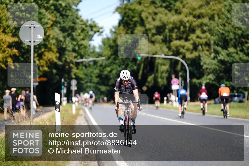 07.09.2025 - 19. Norderstedt Triathlon Michael Burmester http://msf.ph/oto/8836144 07.09.2025 12:41:25 Radfahren 858 meine-sportfotos.de