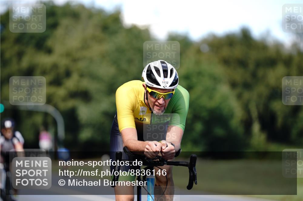 07.09.2025 - 19. Norderstedt Triathlon Michael Burmester http://msf.ph/oto/8836146 07.09.2025 14:01:22 Radfahren 863, 1032 meine-sportfotos.de