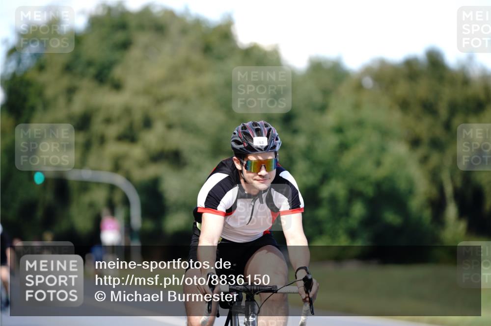 07.09.2025 - 19. Norderstedt Triathlon Michael Burmester http://msf.ph/oto/8836150 07.09.2025 14:01:24 Radfahren 863, 1032, 1406 meine-sportfotos.de
