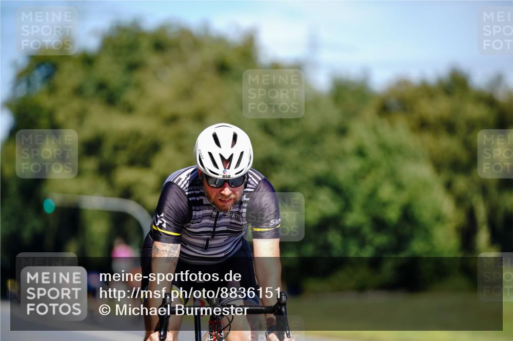 07.09.2025 - 19. Norderstedt Triathlon Michael Burmester http://msf.ph/oto/8836151 07.09.2025 12:41:27 Radfahren 858 meine-sportfotos.de