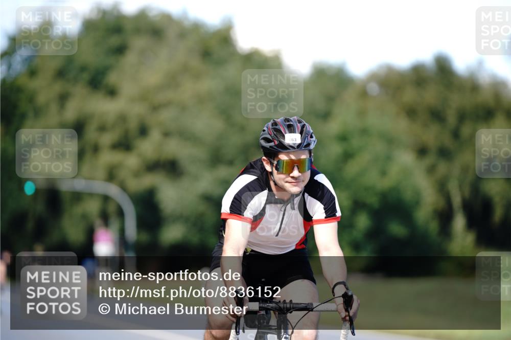 07.09.2025 - 19. Norderstedt Triathlon Michael Burmester http://msf.ph/oto/8836152 07.09.2025 14:01:24 Radfahren 863, 1032, 1406 meine-sportfotos.de