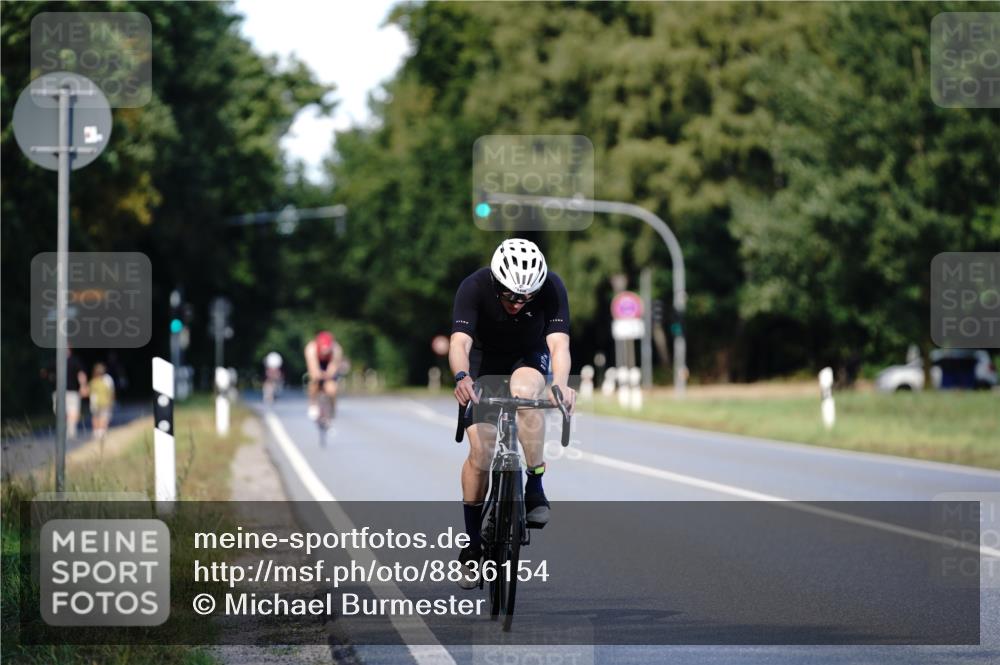 07.09.2025 - 19. Norderstedt Triathlon Michael Burmester http://msf.ph/oto/8836154 07.09.2025 14:01:26 Radfahren 863, 1406 meine-sportfotos.de