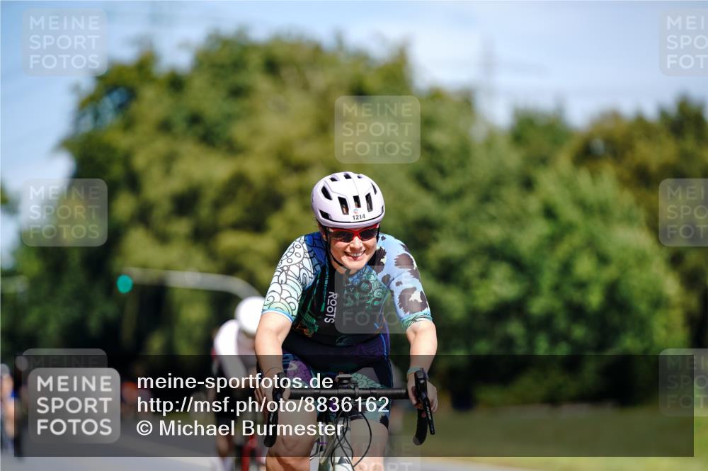 07.09.2025 - 19. Norderstedt Triathlon Michael Burmester http://msf.ph/oto/8836162 07.09.2025 12:41:37 Radfahren 1214, 1366 meine-sportfotos.de