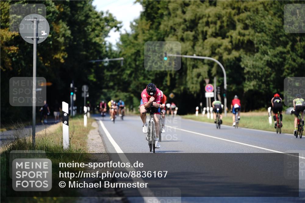 07.09.2025 - 19. Norderstedt Triathlon Michael Burmester http://msf.ph/oto/8836167 07.09.2025 14:01:55 Radfahren 1019 meine-sportfotos.de