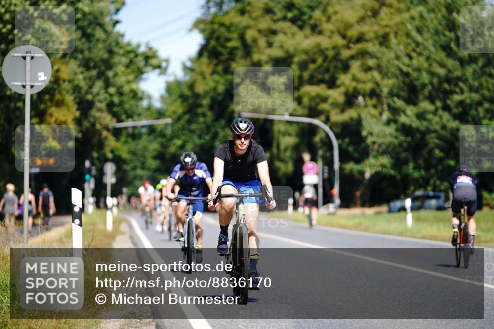 07.09.2025 - 19. Norderstedt Triathlon Michael Burmester http://msf.ph/oto/8836170 07.09.2025 12:41:42 Radfahren 752 meine-sportfotos.de