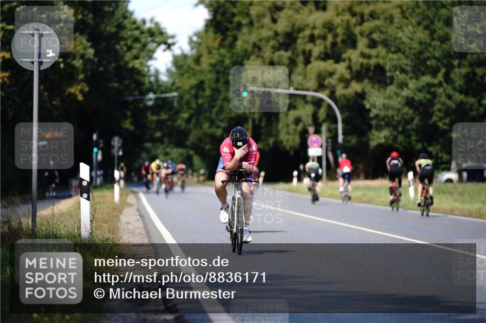 07.09.2025 - 19. Norderstedt Triathlon Michael Burmester http://msf.ph/oto/8836171 07.09.2025 14:01:55 Radfahren 1019 meine-sportfotos.de