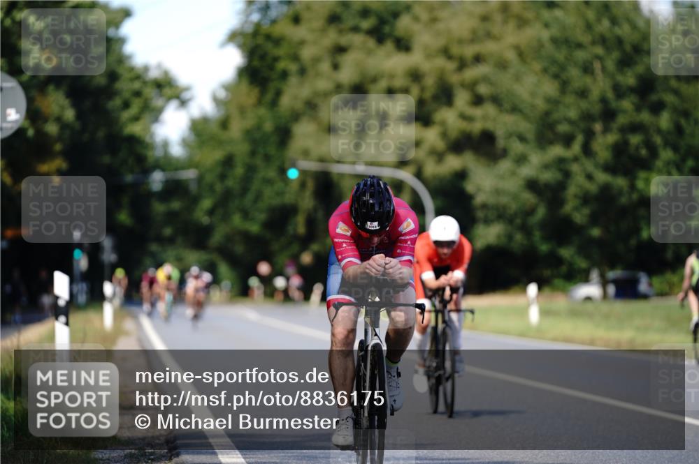 07.09.2025 - 19. Norderstedt Triathlon Michael Burmester http://msf.ph/oto/8836175 07.09.2025 14:01:57 Radfahren 975, 1019 meine-sportfotos.de