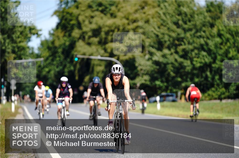 07.09.2025 - 19. Norderstedt Triathlon Michael Burmester http://msf.ph/oto/8836184 07.09.2025 12:41:48 Radfahren 735, 1376 meine-sportfotos.de
