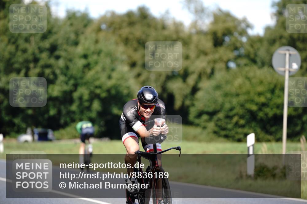 07.09.2025 - 19. Norderstedt Triathlon Michael Burmester http://msf.ph/oto/8836189 07.09.2025 14:02:04 Radfahren 880, 911, 983, 1028 meine-sportfotos.de