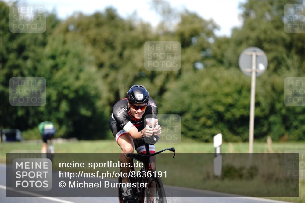 07.09.2025 - 19. Norderstedt Triathlon Michael Burmester http://msf.ph/oto/8836191 07.09.2025 14:02:04 Radfahren 880, 911, 983, 1028 meine-sportfotos.de